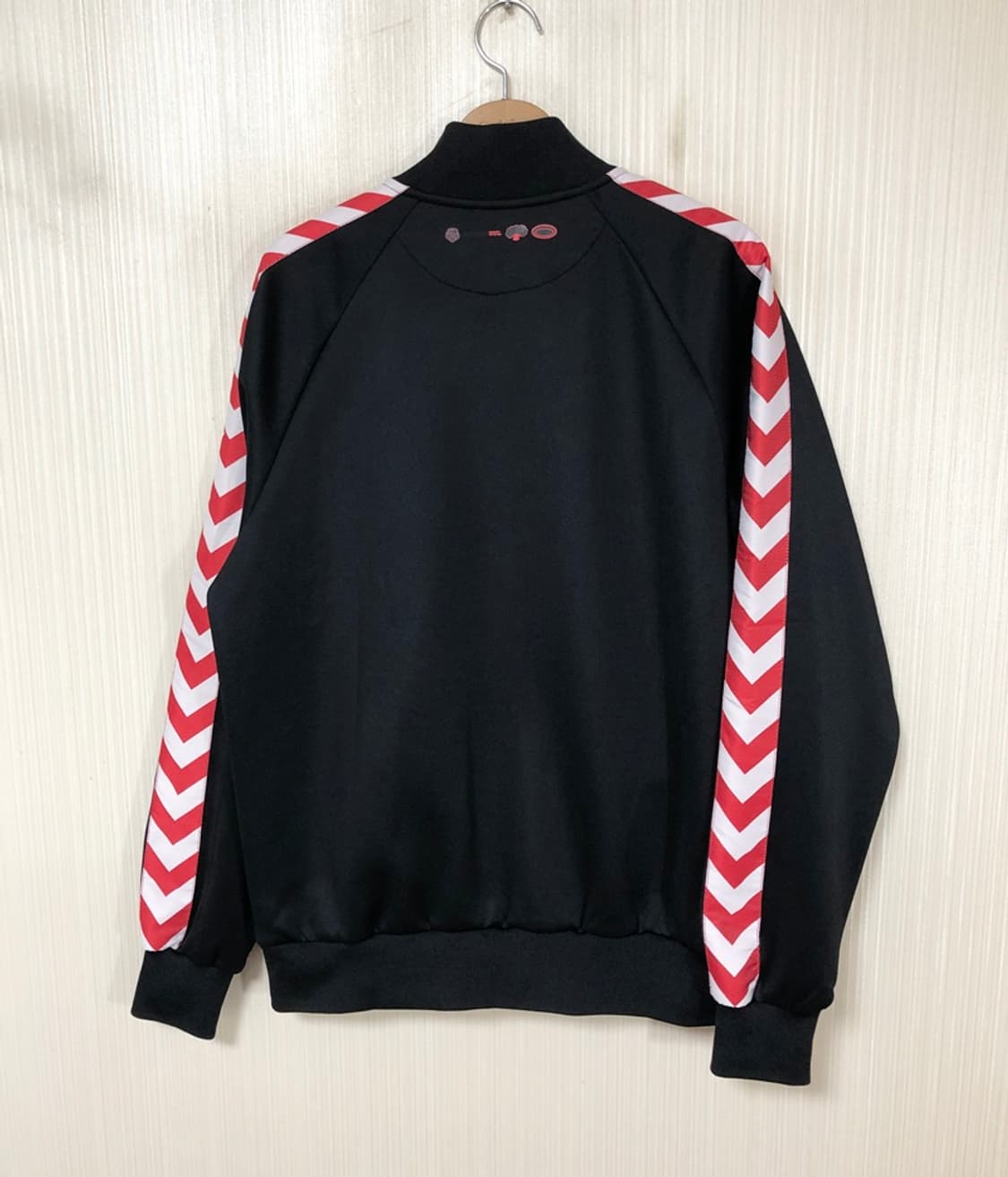 험멜 23-24 사우샘프턴FC 블랙 앤섬자켓 L(유럽) 상품이미지9