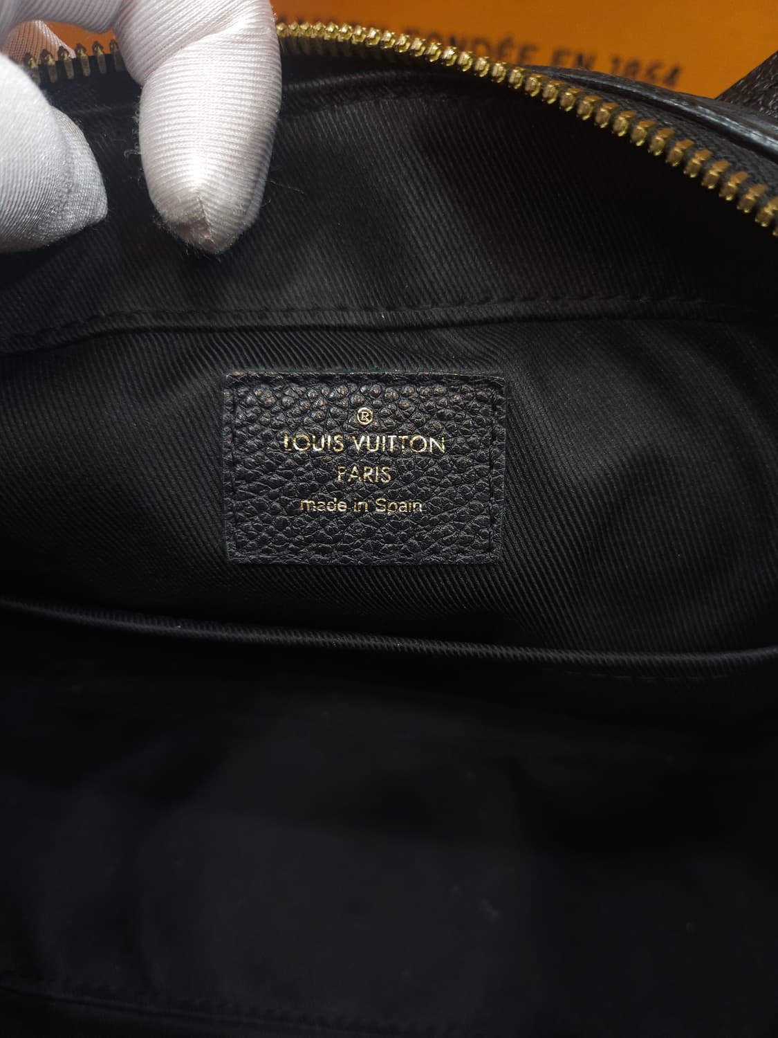 루이비통 앙프렝뜨 생통주 크로스백 상품이미지5