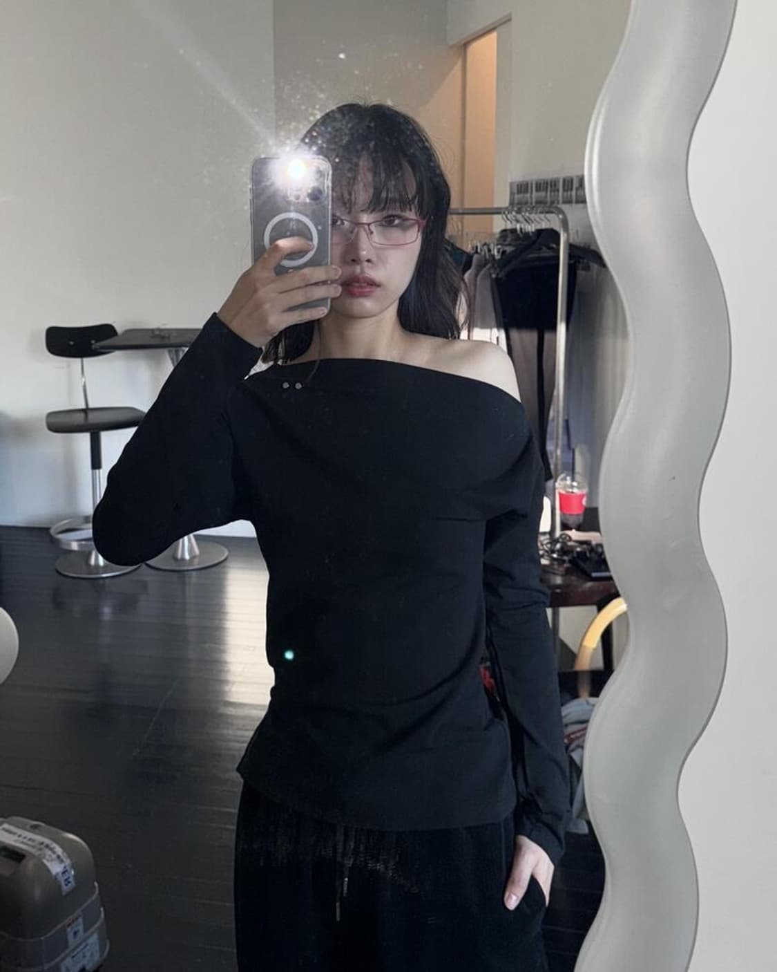 ONSKA ONE-SHOULDER ELASTIC T (BLACK) 상품이미지2