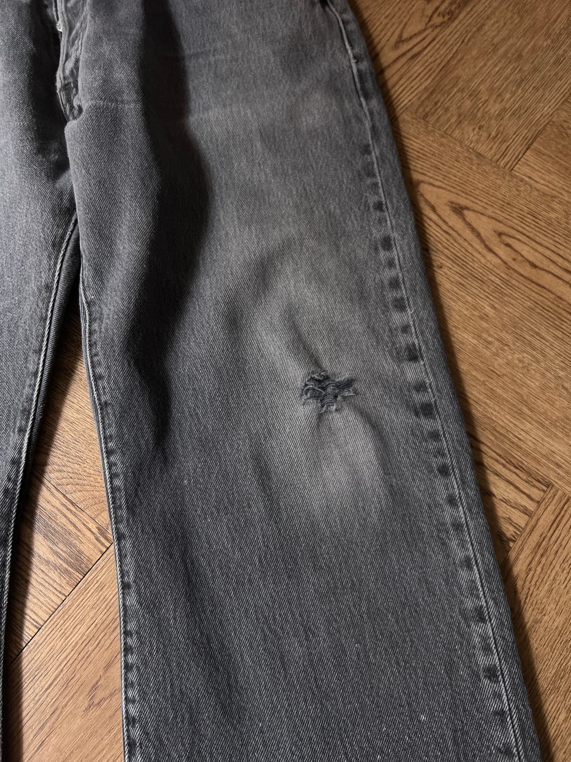 [38]00's 리바이스 501 블랭크탭 빈티지 페이딩 흑청 데님 팬츠 상품이미지6