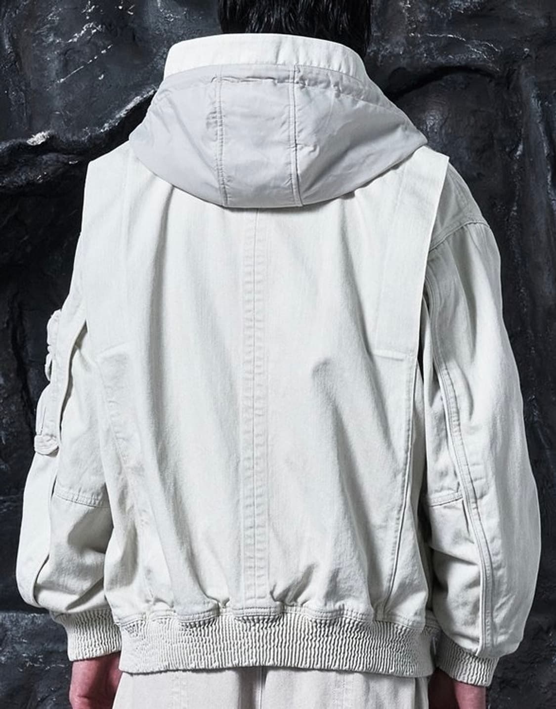 송지오옴므 시그니처 크림진 후드 MA-1 점퍼 상품이미지3