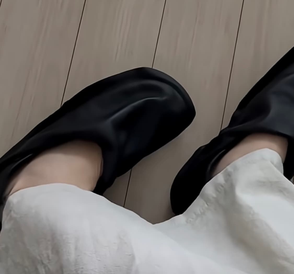 이세이미야케x캠퍼 peu form 플랫 로퍼 25AW 39사이즈 상품이미지3