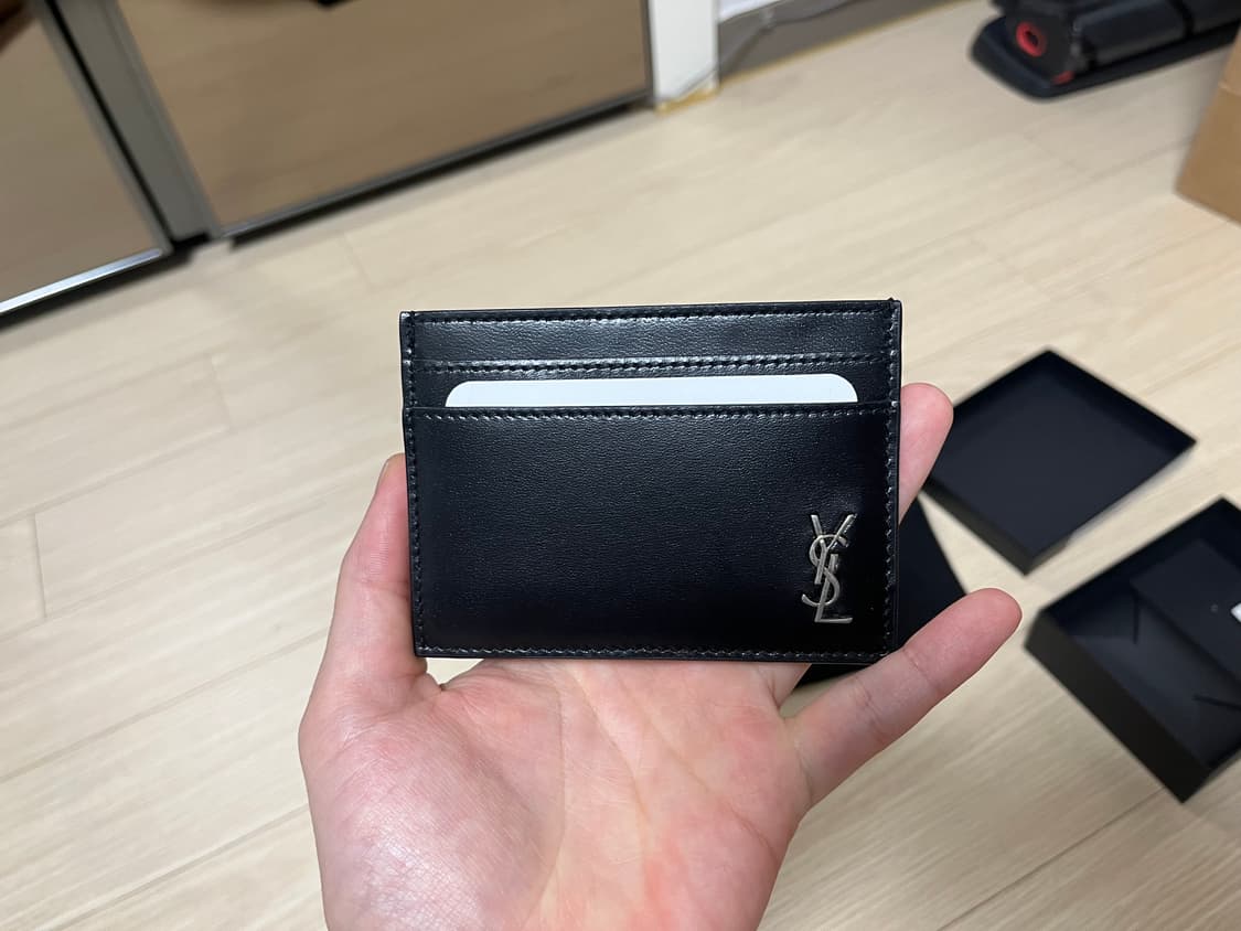 생로랑 모노그램 실버 카드지갑 상품이미지3