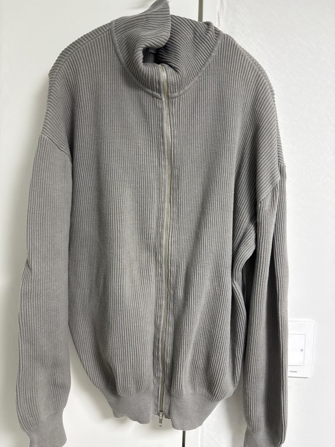 마티스 더 큐레이터 니트집업 그레이 2사이즈 상품이미지1