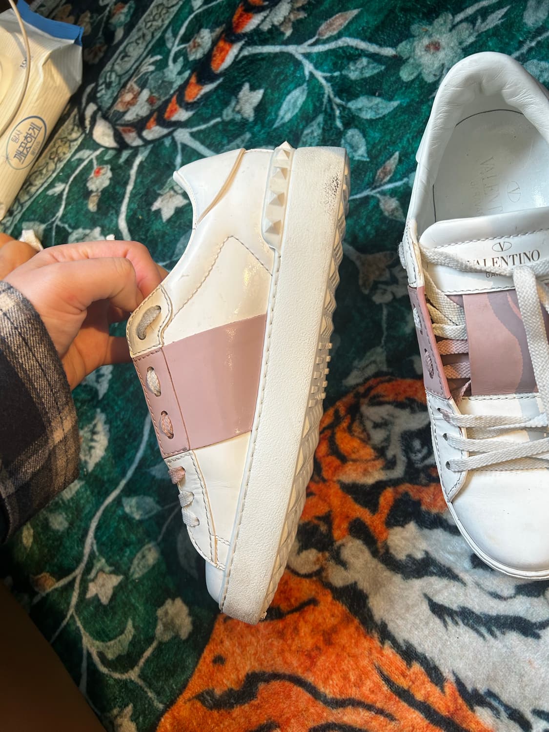 발렌티노 가라바니 스니커즈 베이비핑크 상품이미지4