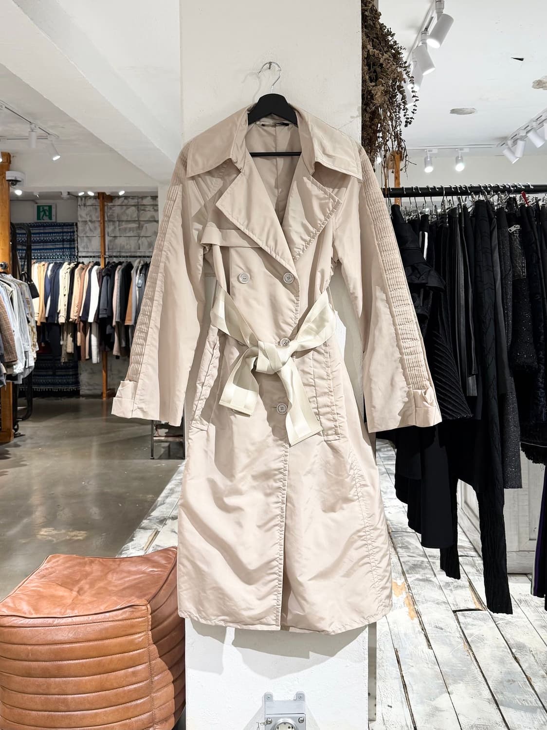 구찌 베이지 리본 벨티드 나일론 트렌치 코트 상품이미지1