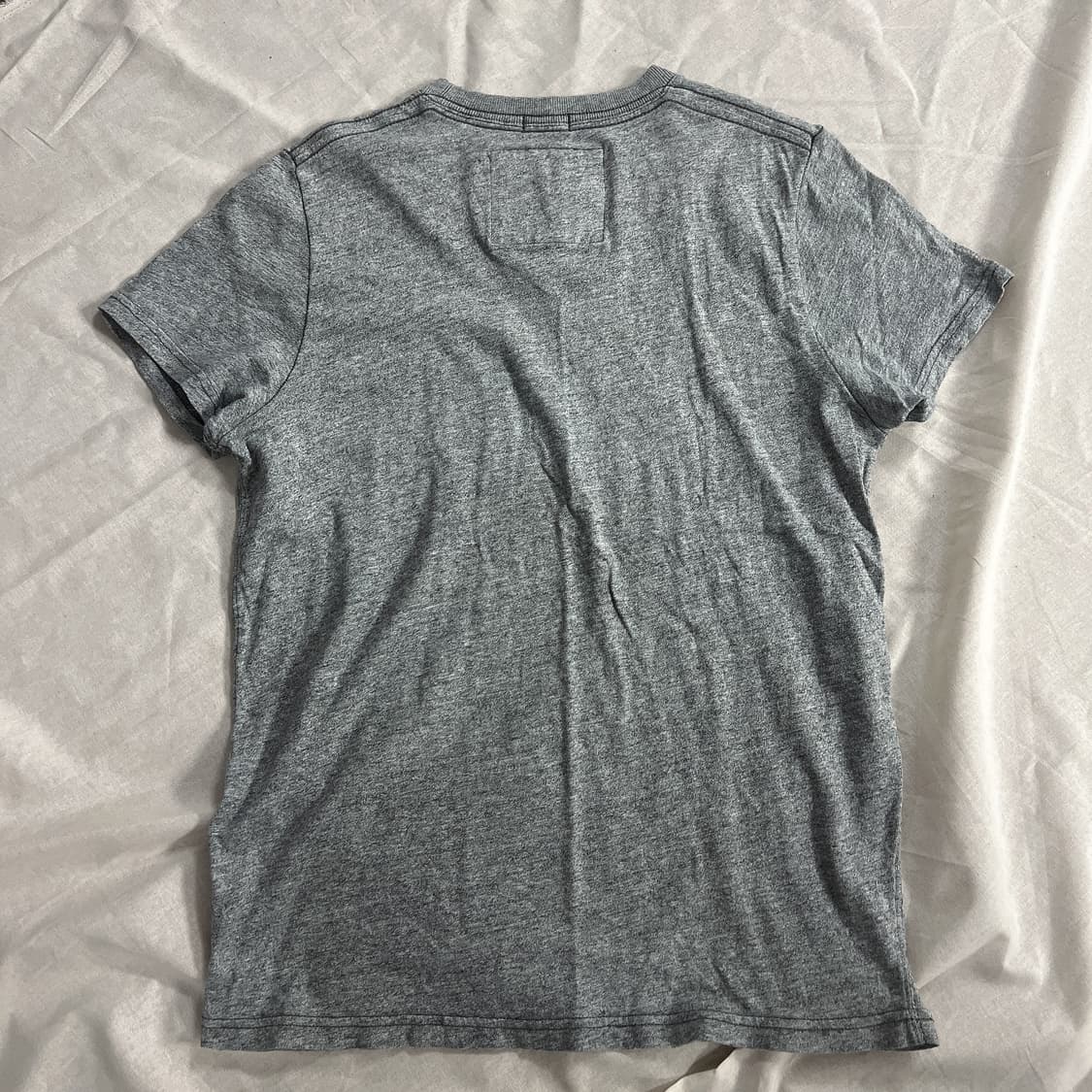 아베크롬비 앤 피치 그레이 핑크 패치 반팔 상품이미지3