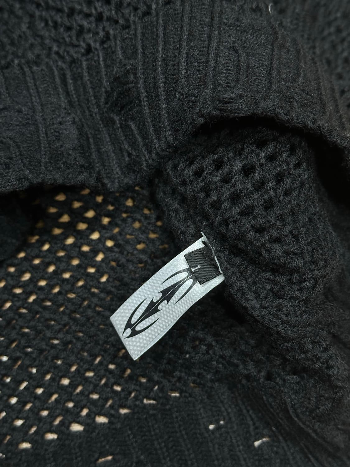 [1] 떠그클럽 트라이벌 네트 스웨터 블랙 상품이미지3