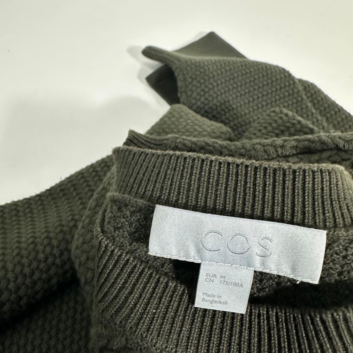 M COS 코스 카키 짜임 라운드니트 상품이미지2