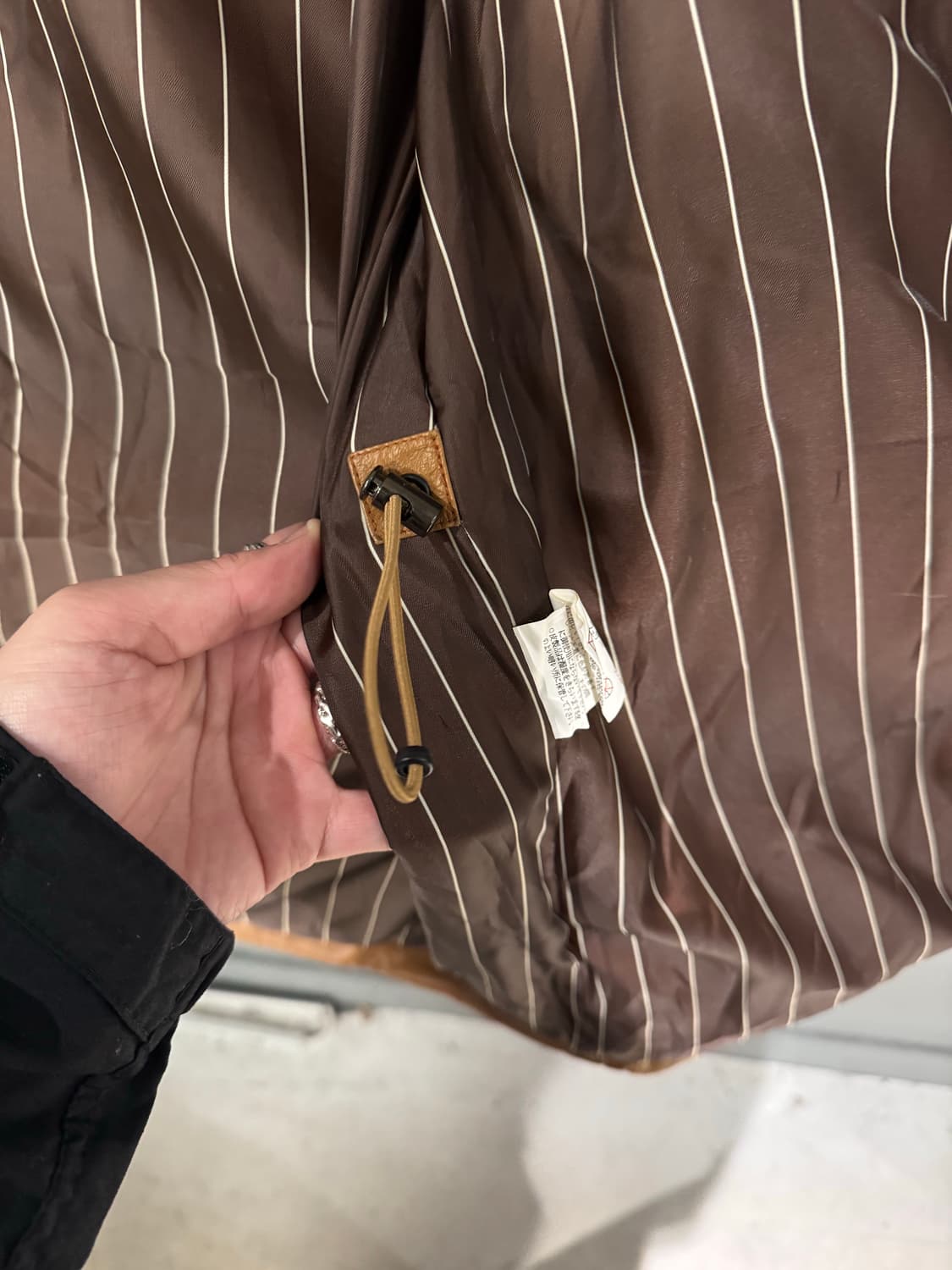 알렉산더 줄리안 카우하이드 가죽 다운 자켓 상품이미지7