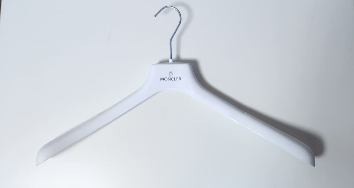 몽클레어 아미오트 패딩 5사이즈 / 실착 거의 없음 / 새 제품급 컨디션 상품이미지9