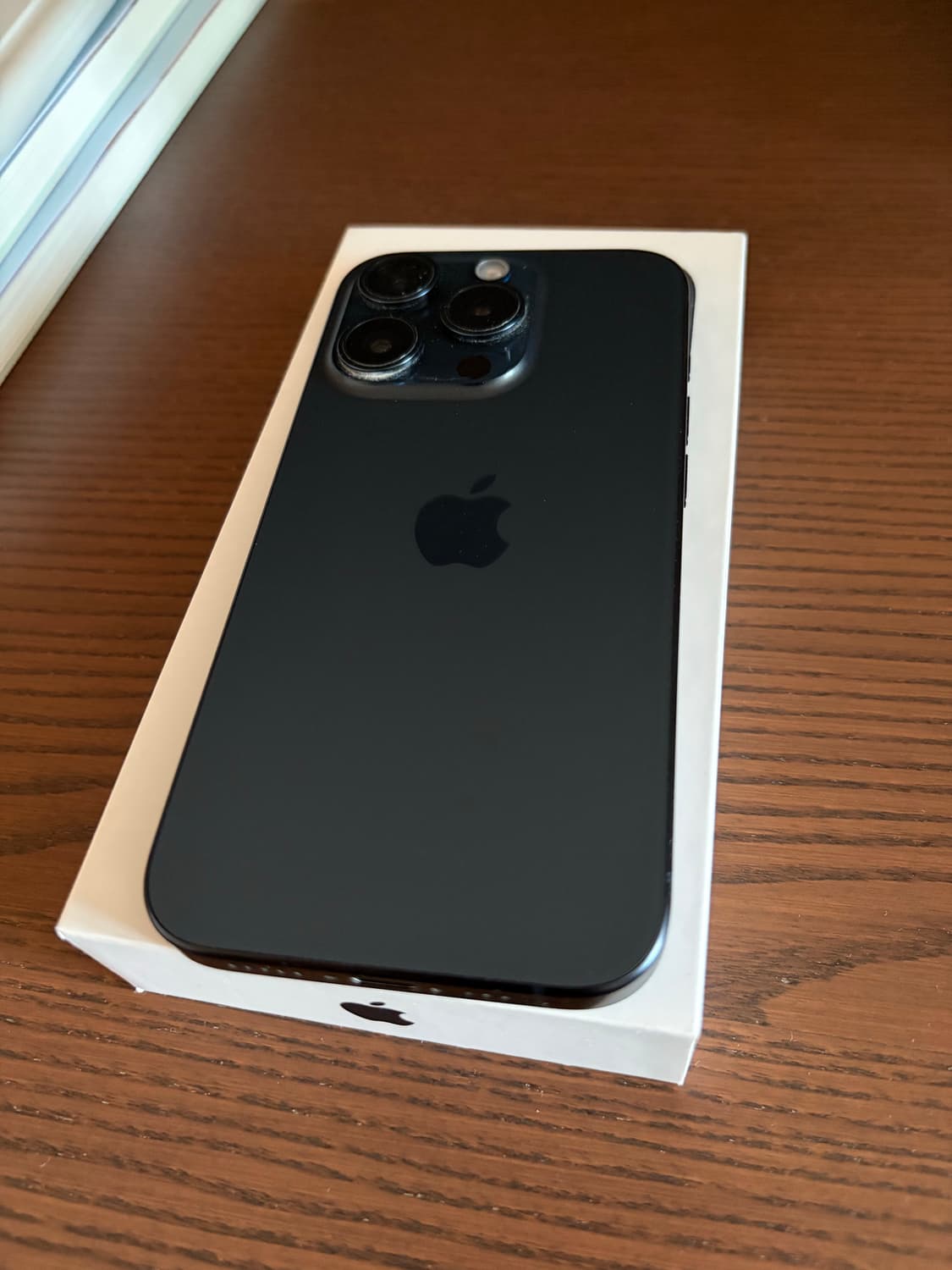 아이폰 15 Pro 블루 티타늄 상품이미지4