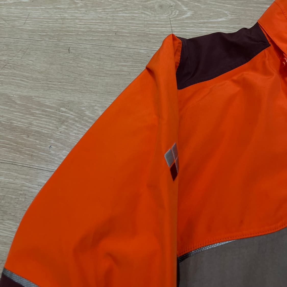 몽벨 고어텍스 배색 하이넥 바람막이 자켓 [오렌지] M/95 상품이미지5