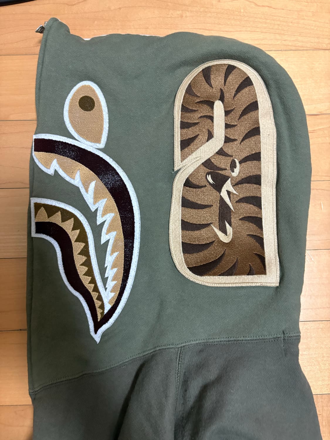 베이프 샤크후드집업 릴랙스드핏 사이즈M(실측L) 상품이미지3