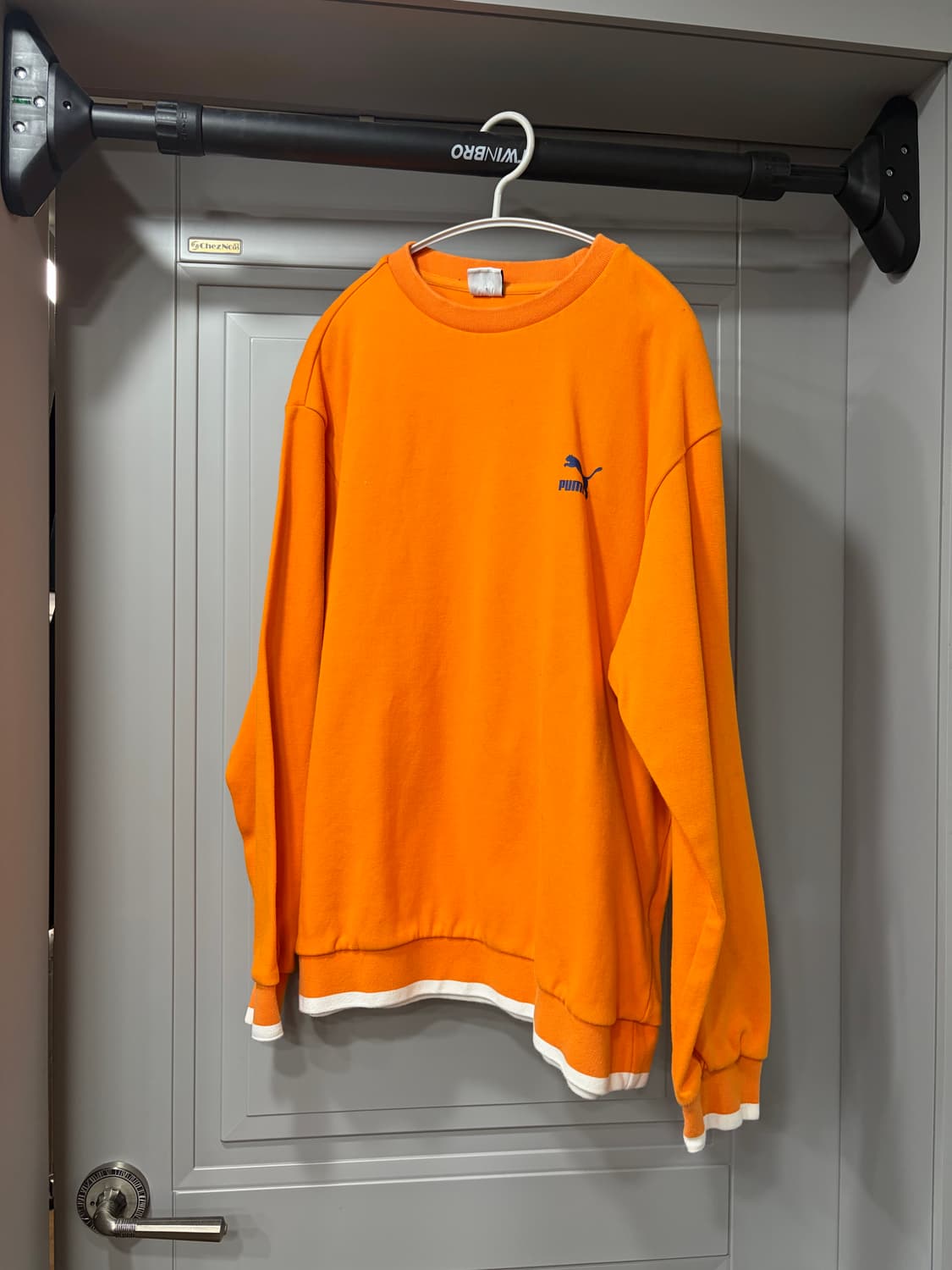 퓨마 오렌지 레이어드 맨투맨 상품이미지1