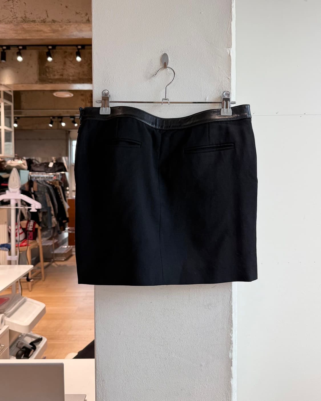 생로랑 블랙 체인 미니스커트 상품이미지5