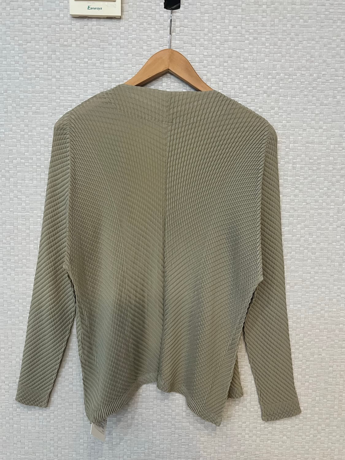 이세이미야케 롬버스 가디건 애쉬 베이지 상품이미지3