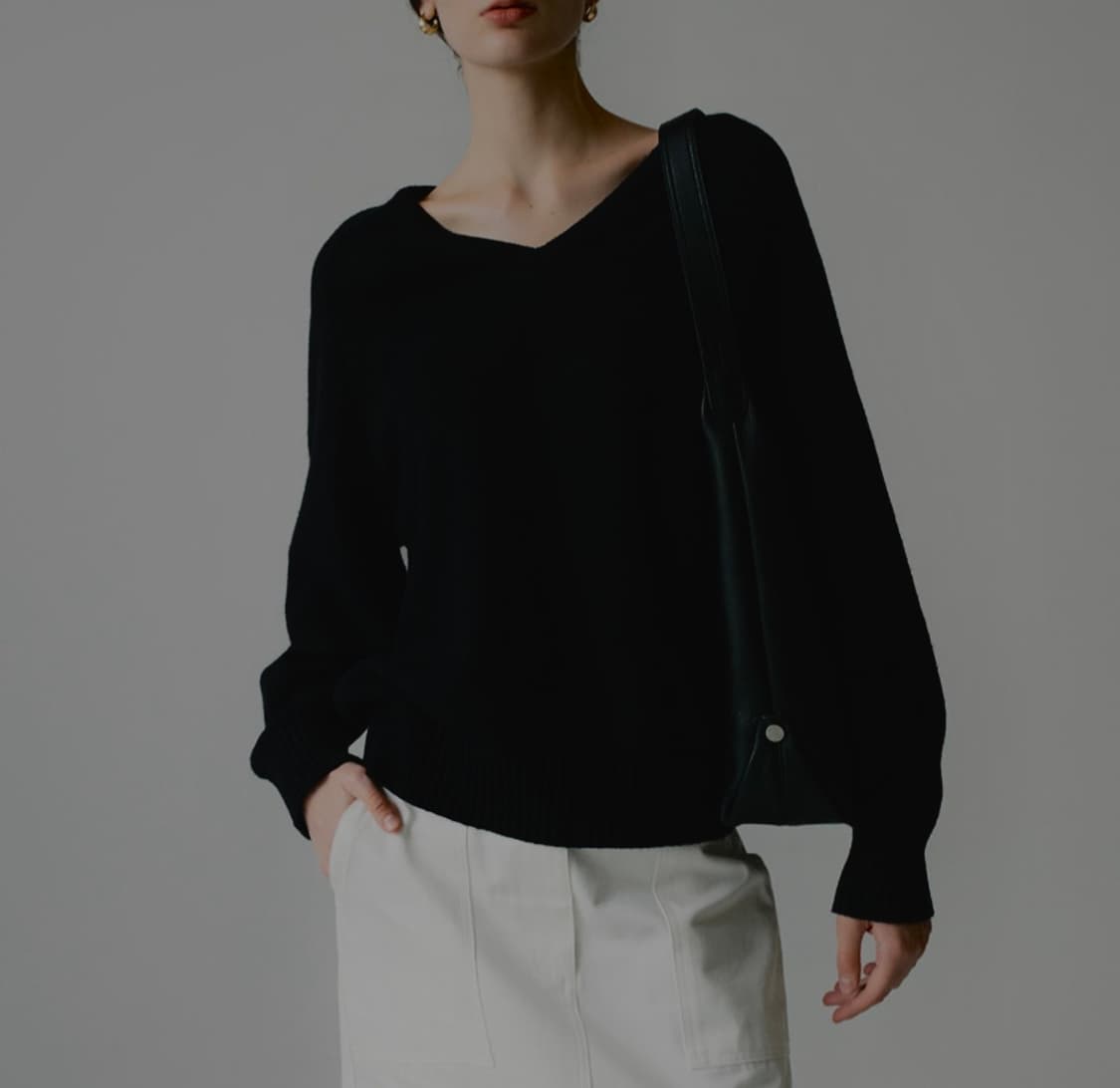 블랙 브이넥 니트  상품이미지1