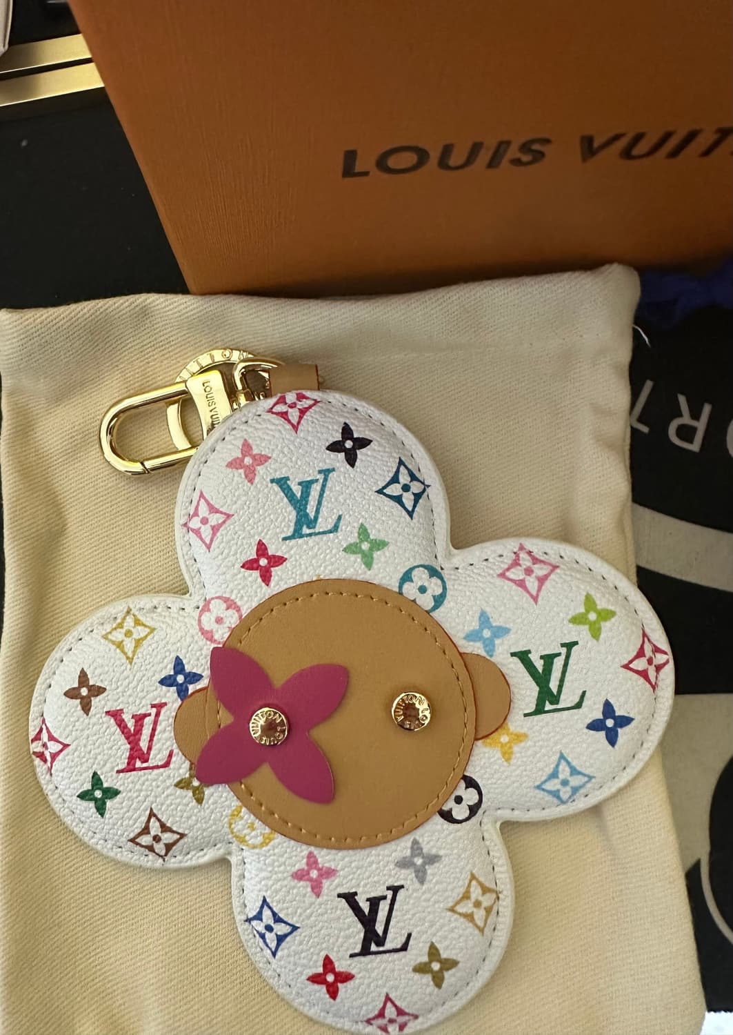 루이비통 멀티컬러 비비엔느 키링 상품이미지4