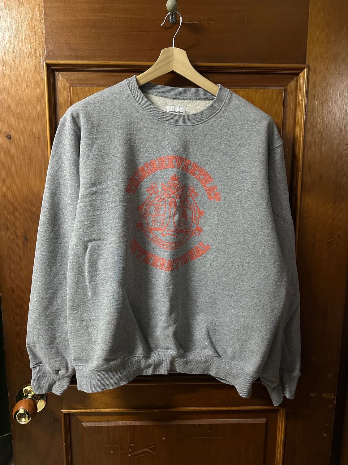 디스이즈네버댓 크루넥 상품이미지1