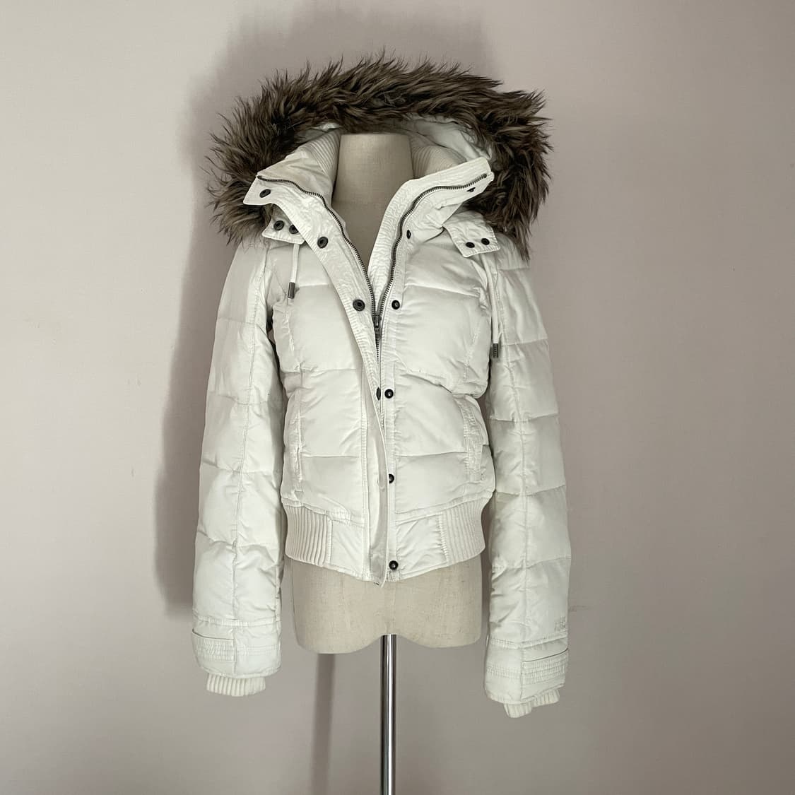 아베크롬비 화이트 울프죠 패딩 아베크롬비 울프죠 y2k 빈티지 패딩 상품이미지1