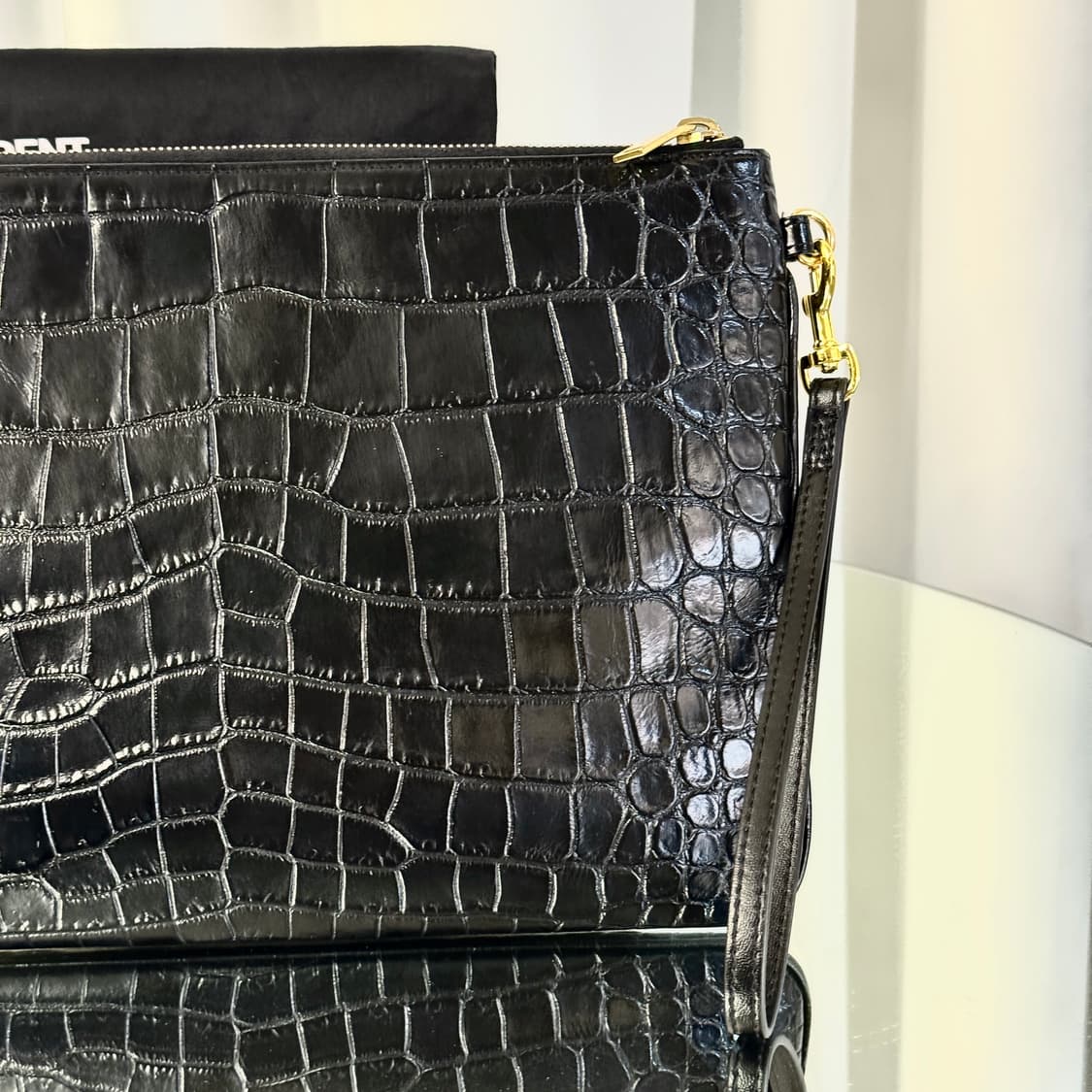 입생로랑 크로커다일 블랙 골드 클러치백  상품이미지6