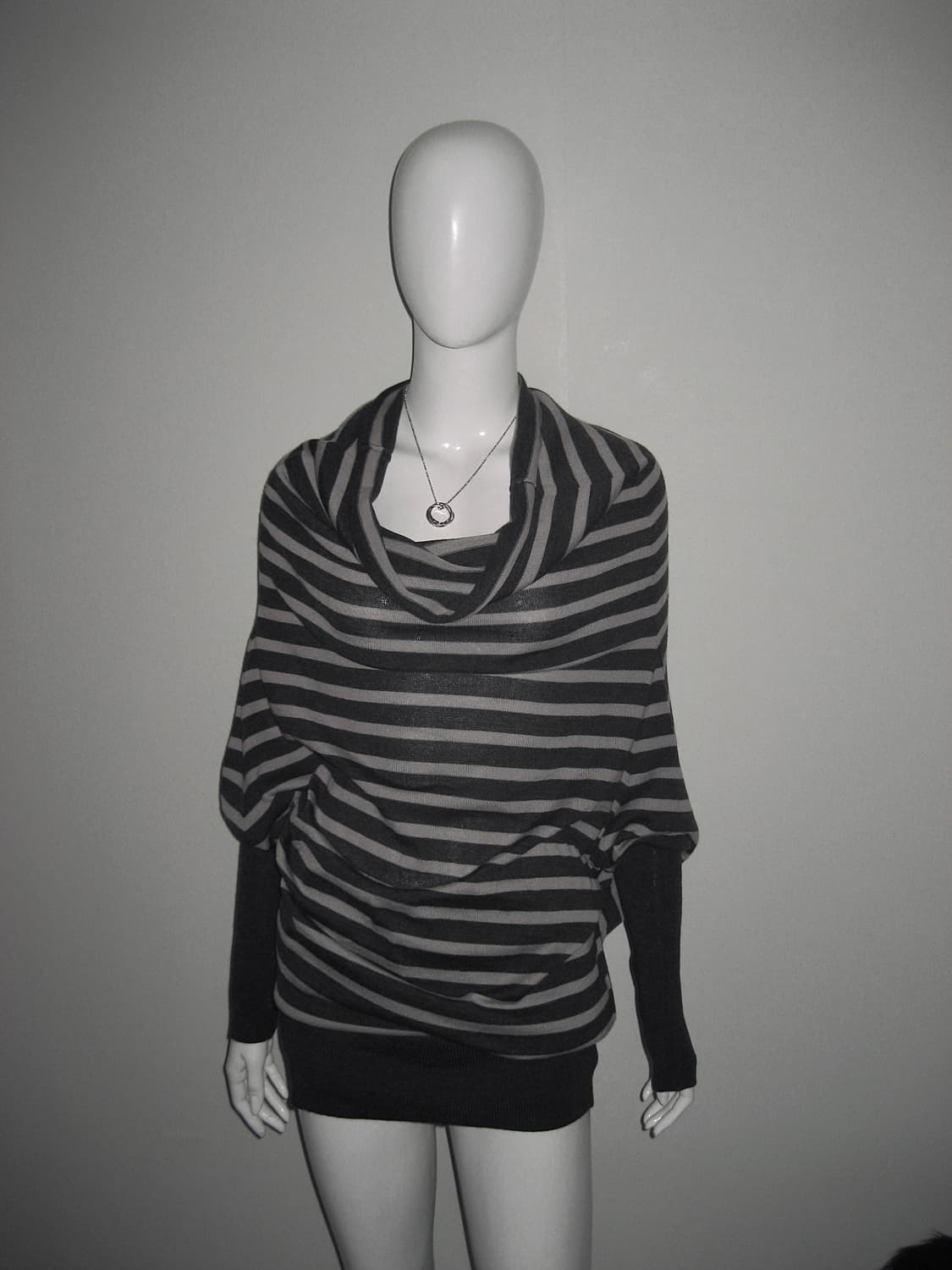 스트라이프 드레이프 오프숄더 원피스 상품이미지8