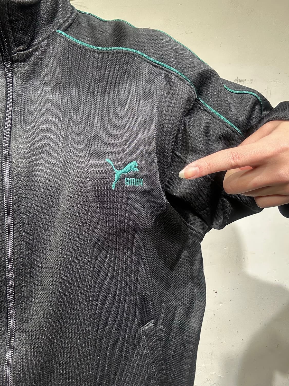 푸마 블랙 그린 로고 트랙탑 져지 상품이미지4