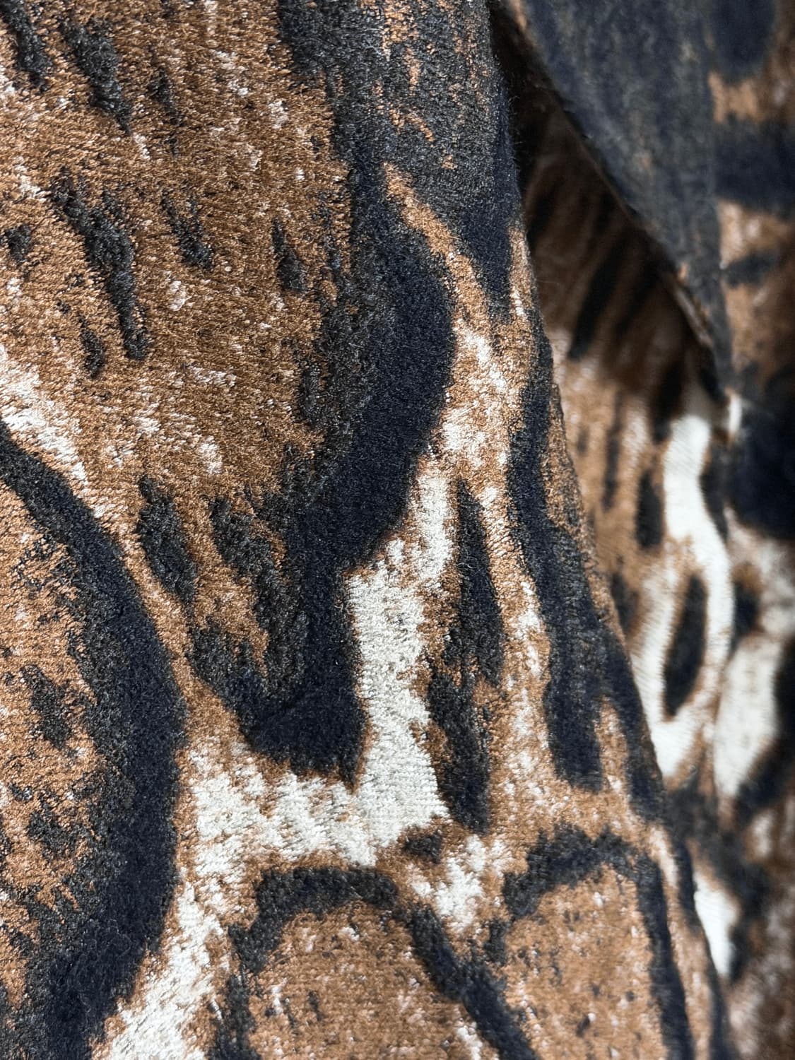 드리스반노튼 레오파드 자카드 퍼 오버사이즈 코트 상품이미지4