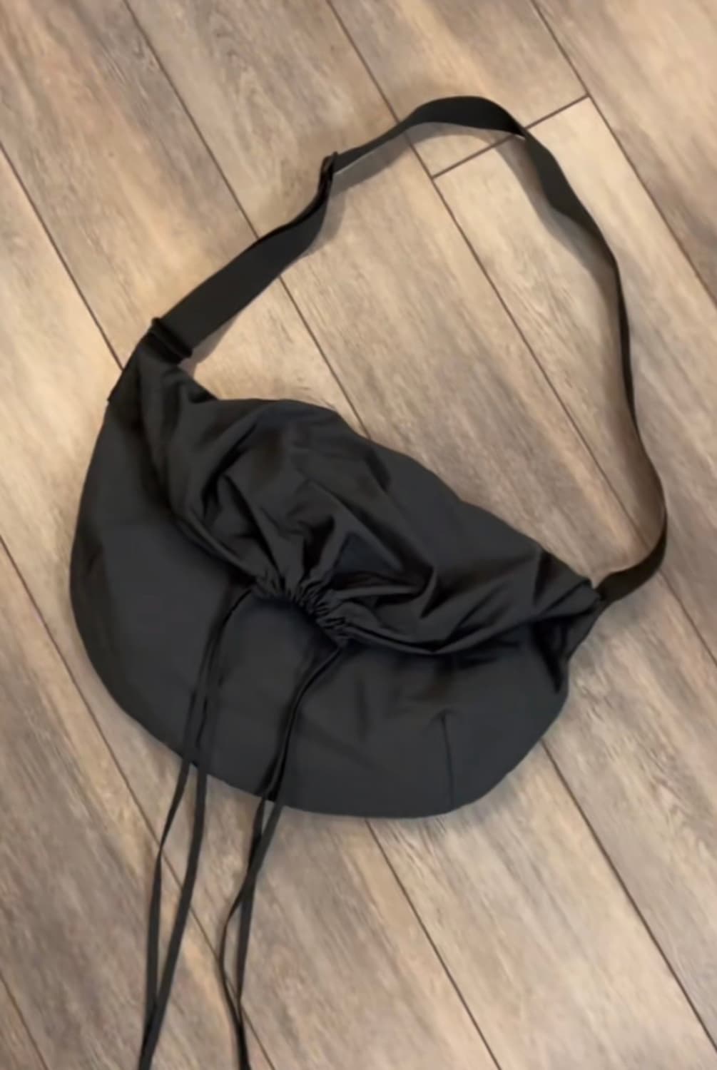 유니클로 크로스백 상품이미지1