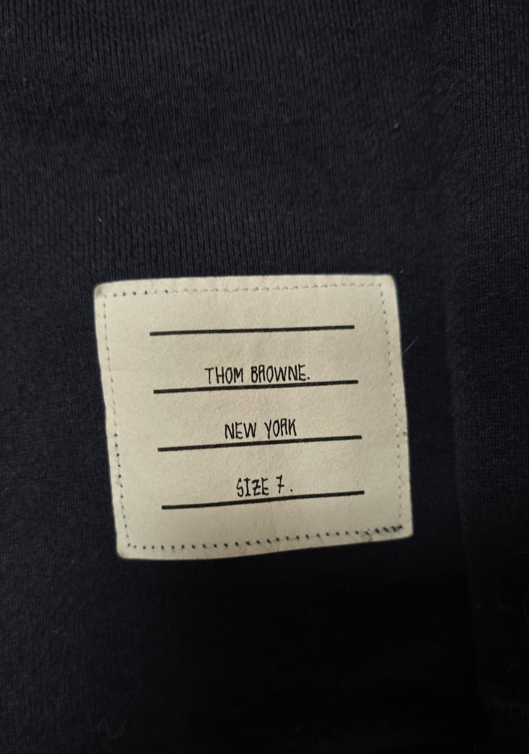 [7,새상품급]톰브라운 사선완장 맨투맨 네이비 상품이미지2