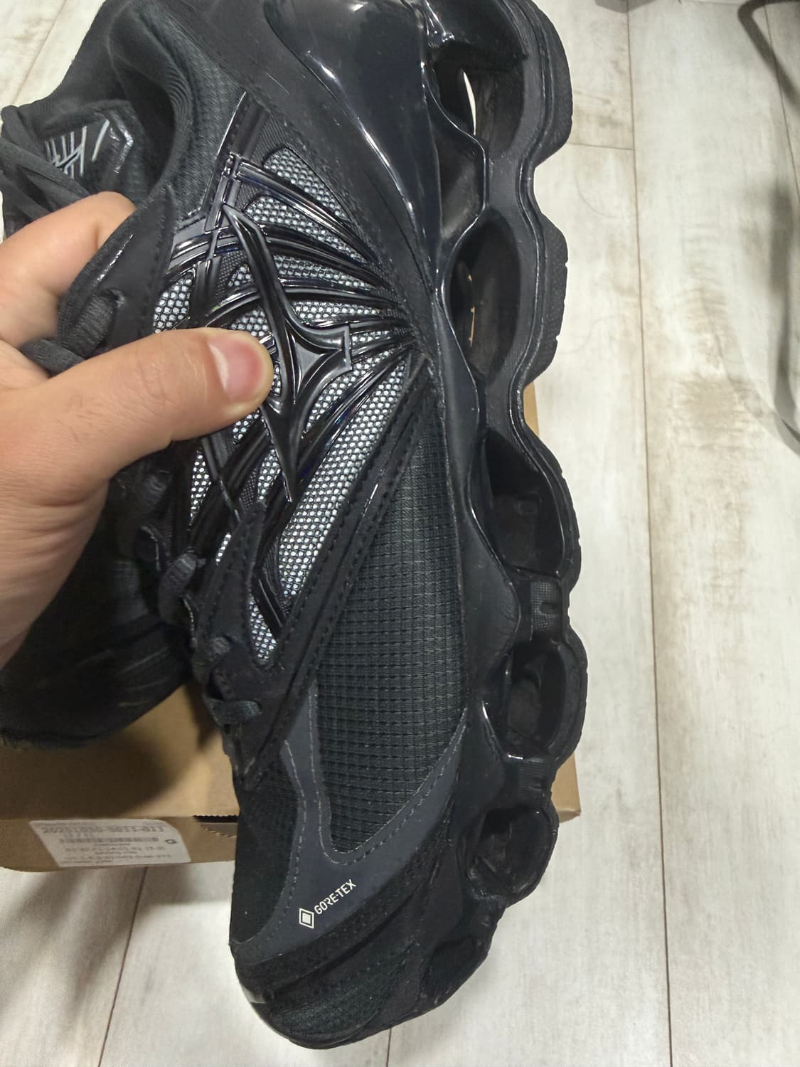 미즈노 웨이브 프로페시 LS GTX 275사이즈 팝니다 상품이미지3