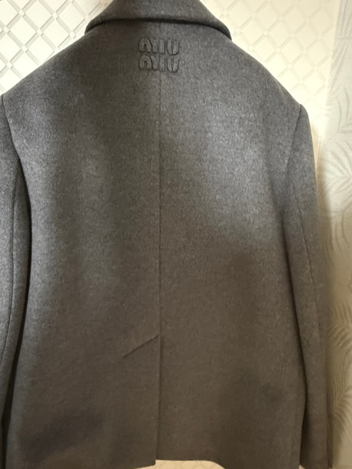 미우미우 miumiu 더블 브레스트 벨루어 자수 코트 44 그레이 상품이미지4