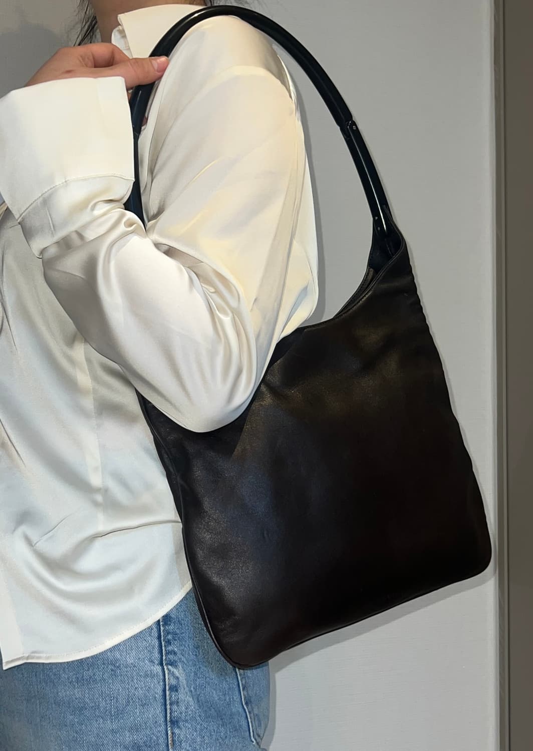 프라다 레더 숄더백 브라운 상품이미지4