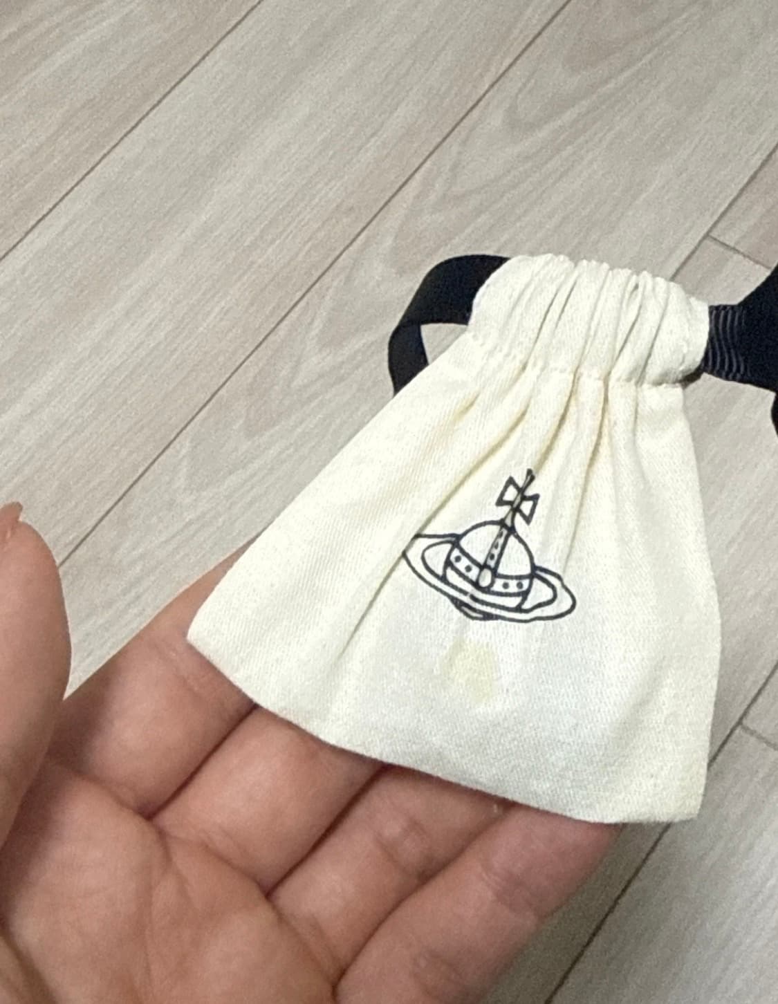 비비안 웨스트우드 큐빅 목걸이 상품이미지3