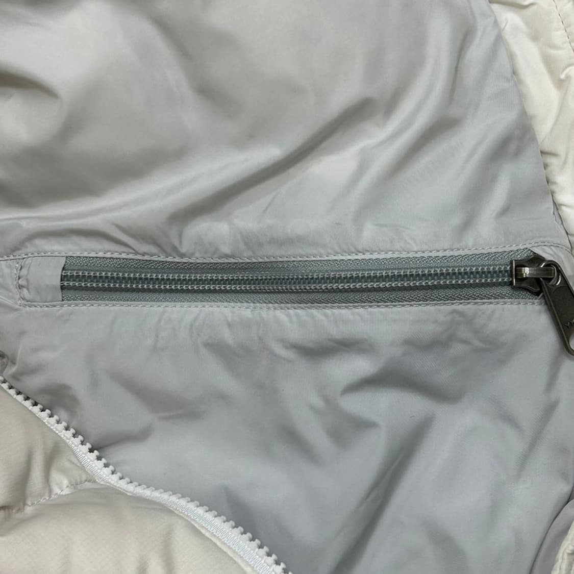 노스페이스 700 눕시 다운 베스트 화이트 80(S) 상품이미지6