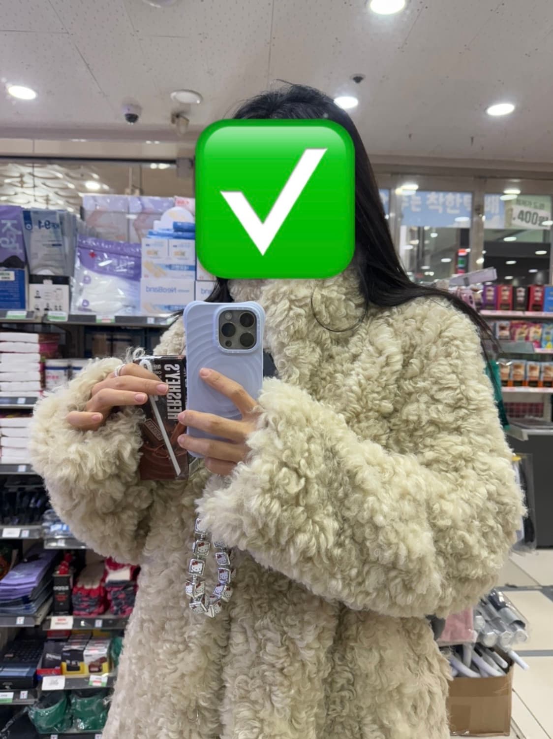 노티아 쉐어링 하이넥 퍼 자켓 베이지 상품이미지3