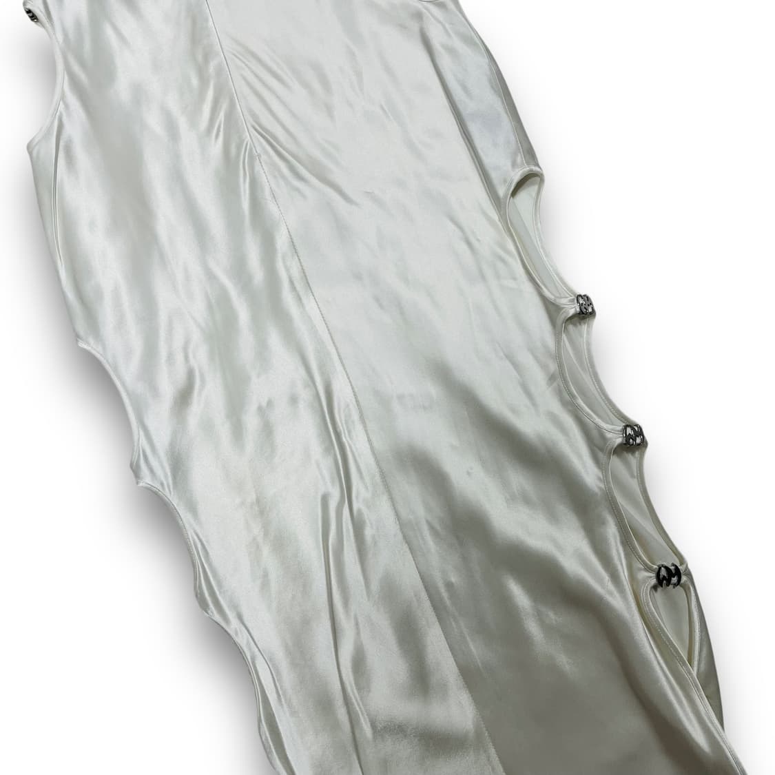 위어드 마켓 엠블럼 사이드 로고 화이트 킨키 원피스 상품이미지6