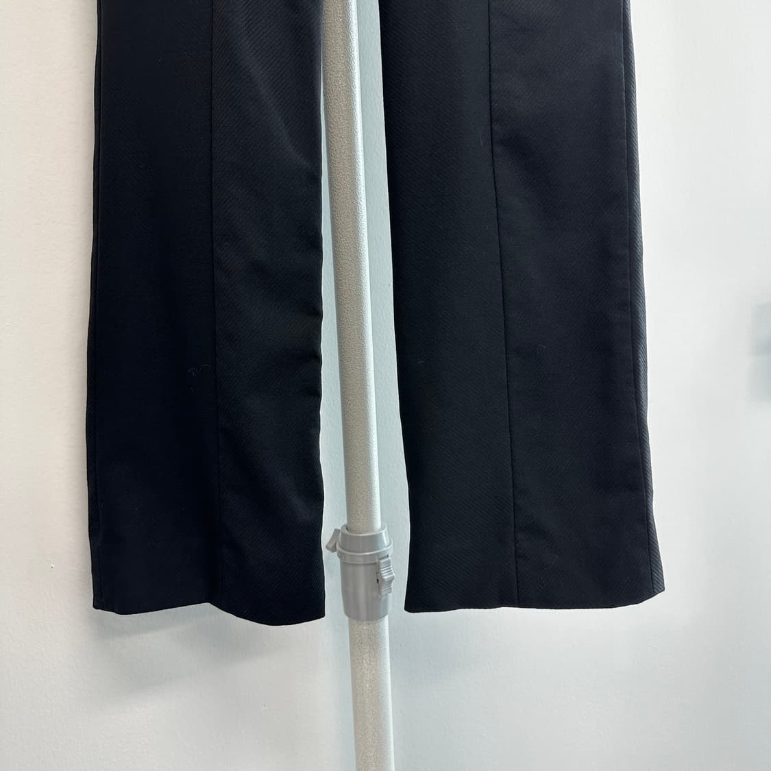 랑방 절개 디자인 울 슬랙스 상품이미지3