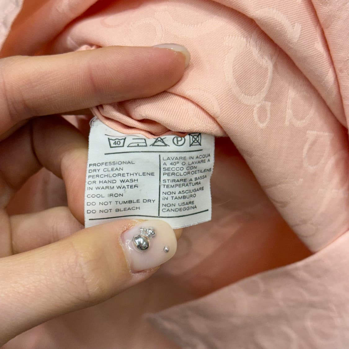 살바토레 페라가모 반팔 셔르 로고 패턴 히든버튼 디테일 핑크 상품이미지8