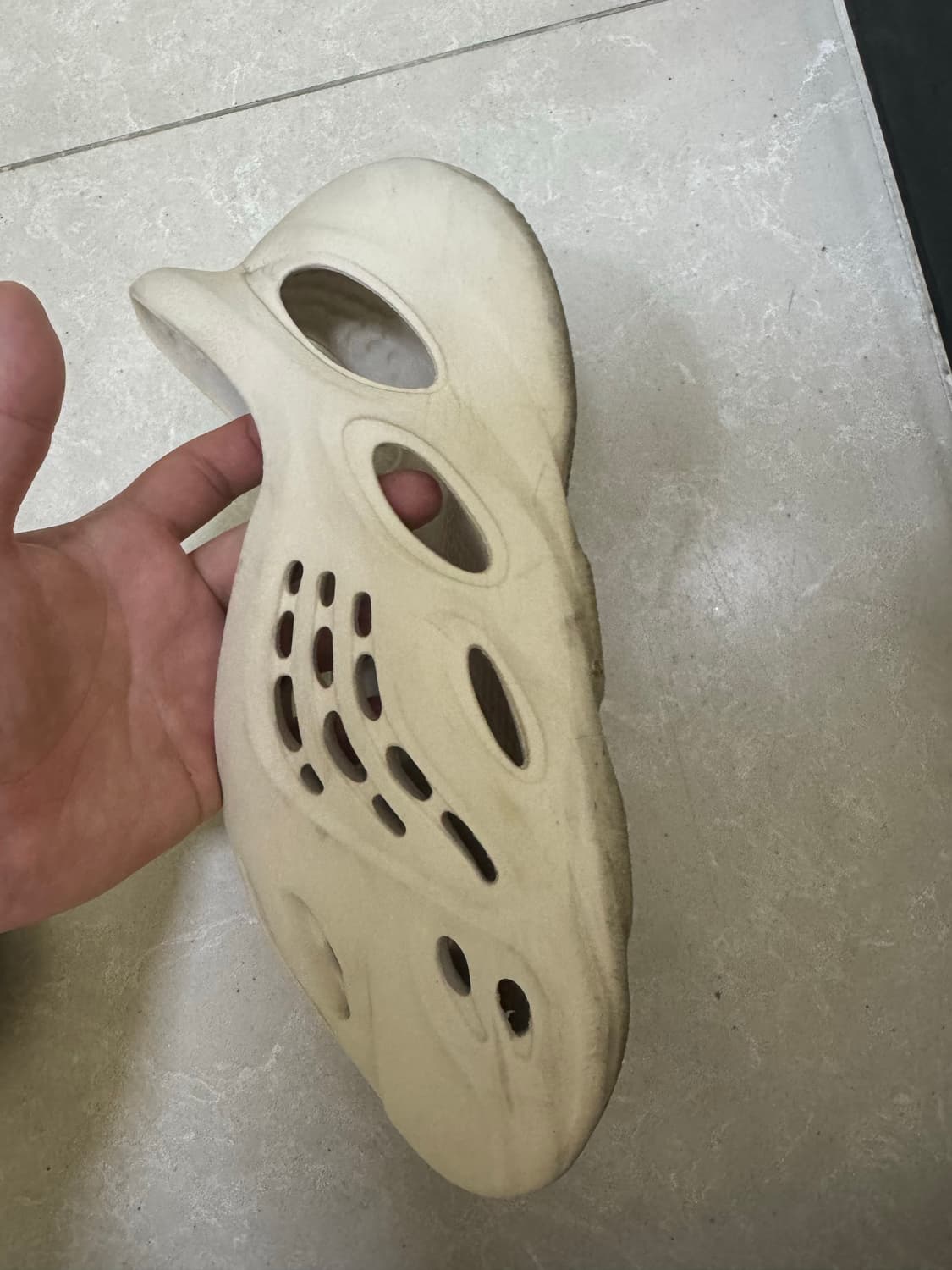 아디다스 이지 폼 러너 샌드 상품이미지7