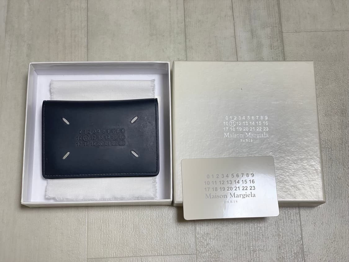 마르지엘라 11에디션 반지갑 상품이미지1