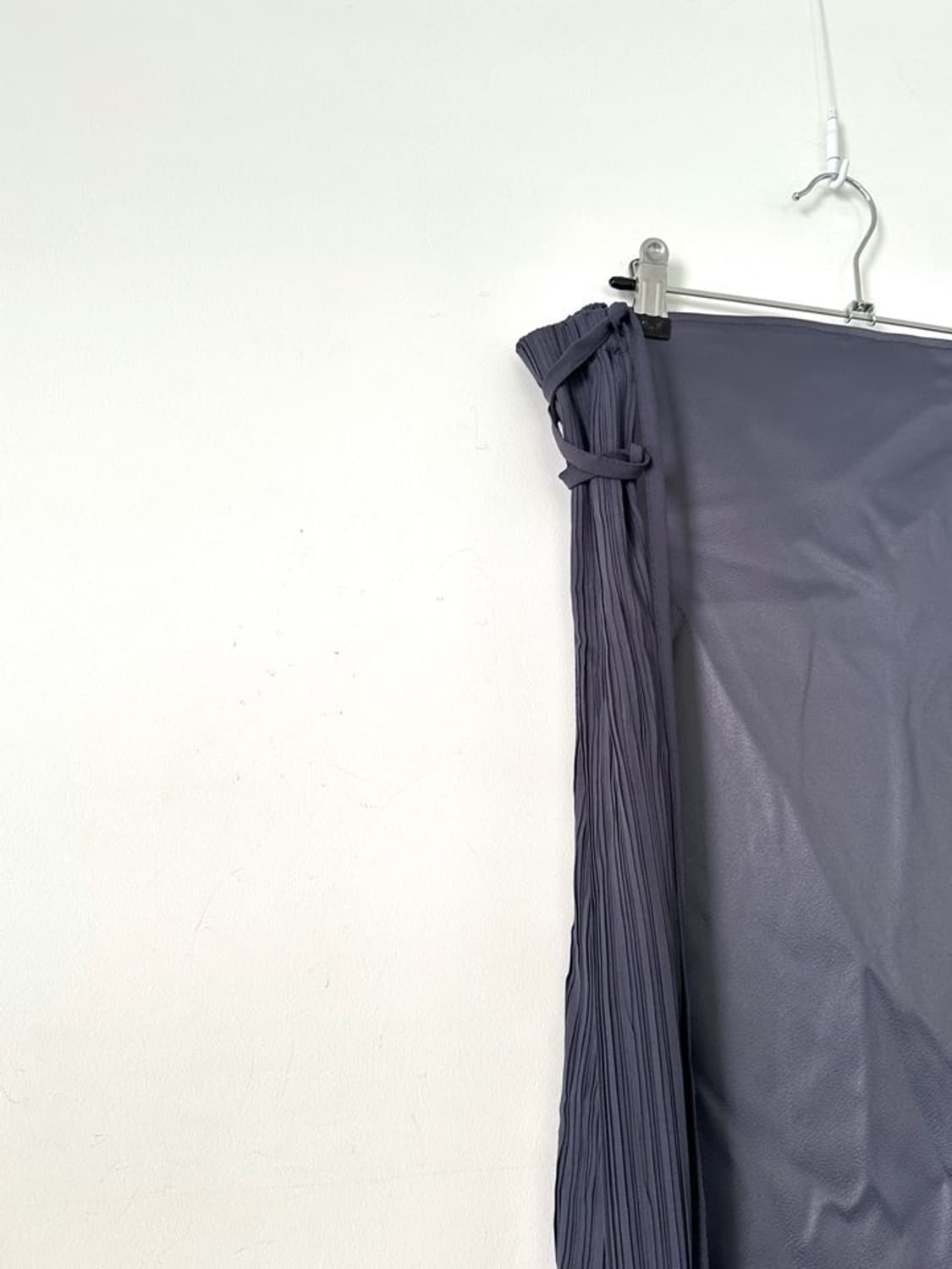 Leather & pleats mix skirt / grey 상품이미지4
