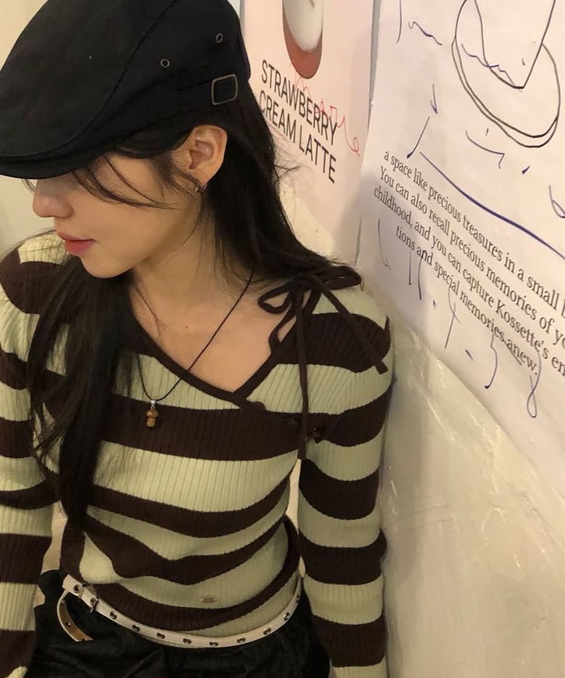 로라로라 장원영 컷아웃 리본 니트 팝니다! 상품이미지6