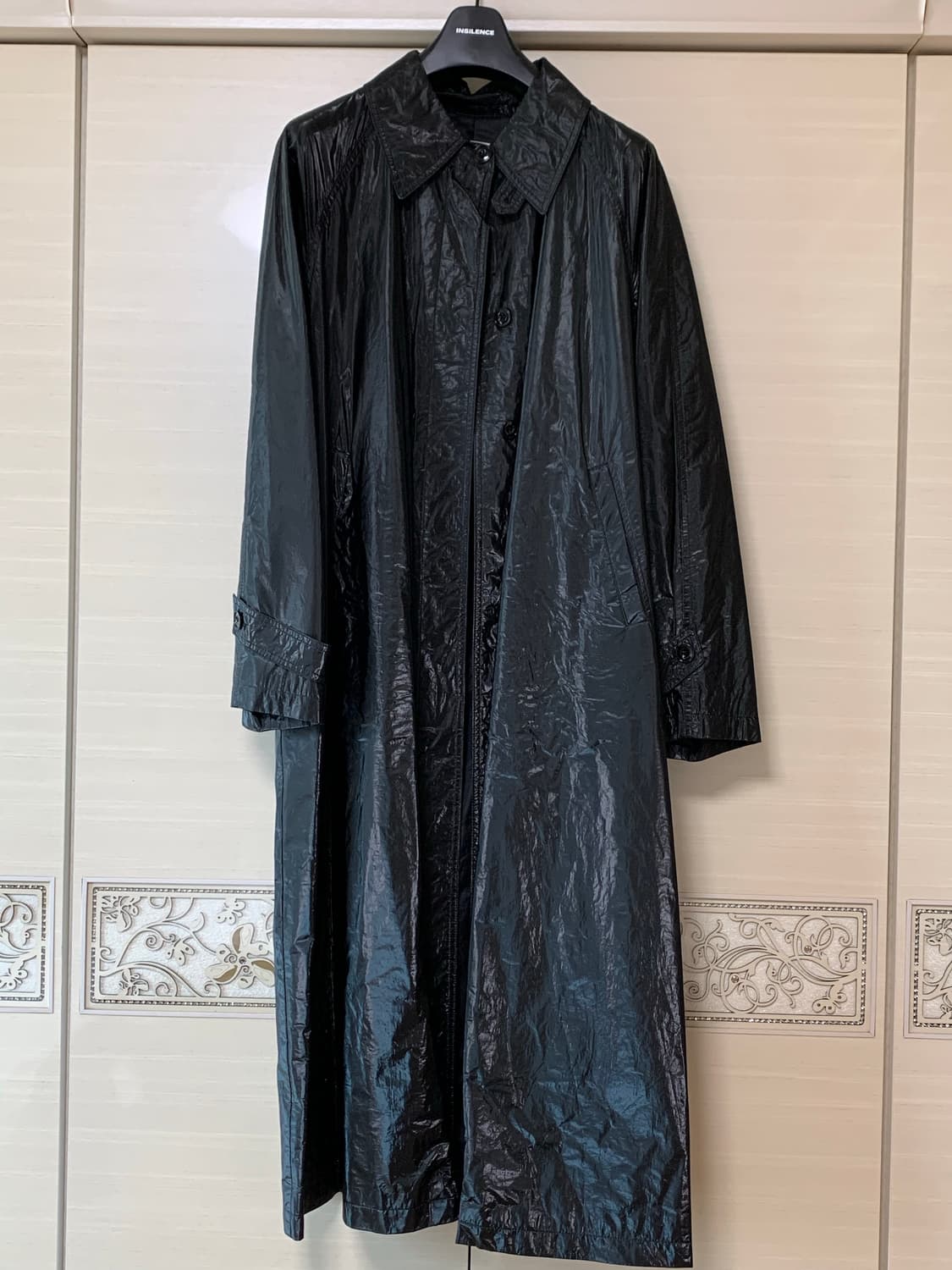 인사일런스 글로시 래글런 트렌치 코트 BLACK 상품이미지5