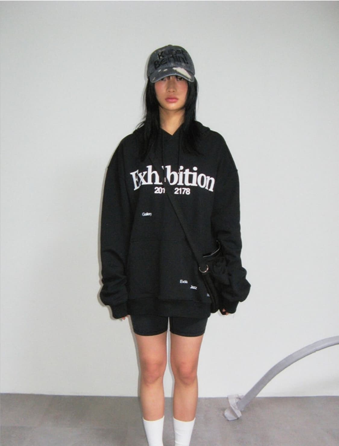 THE MUSEUM VISITOR HOODIE BLACK L size 상품이미지1