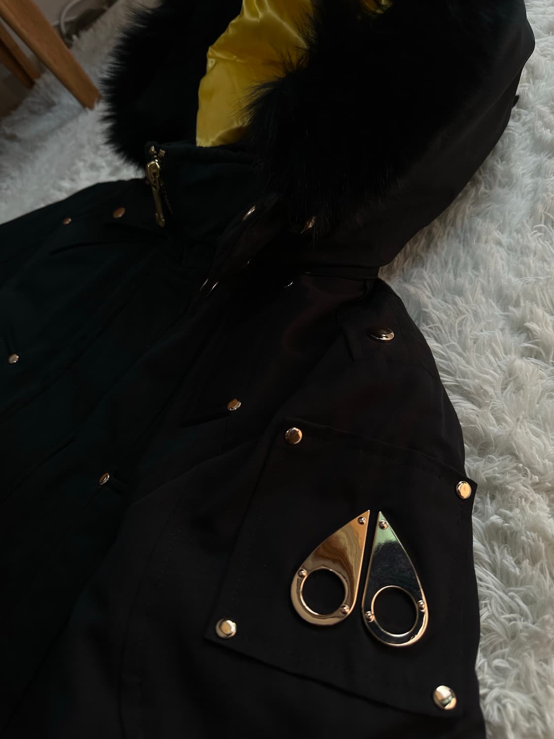 무스너클 스틸링 블랙 폭스퍼 패딩 M 상품이미지3