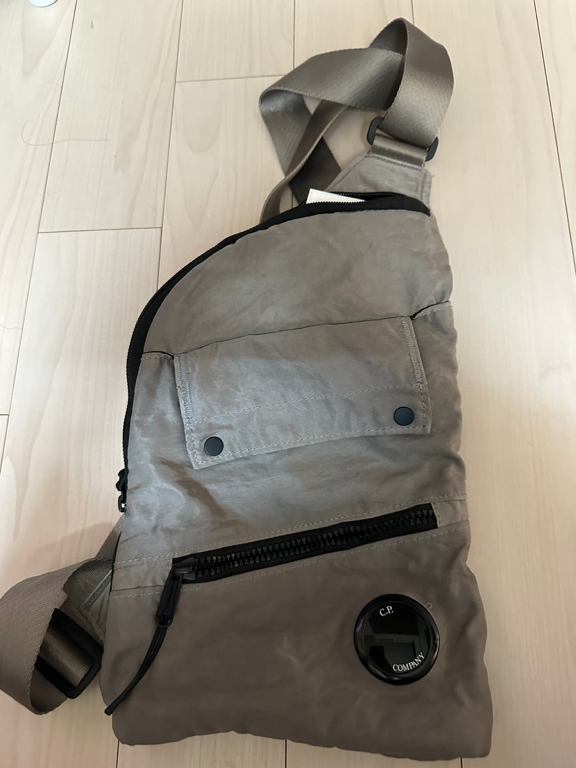 cp컴퍼니 슬링백 나일론 메탈 상품이미지1