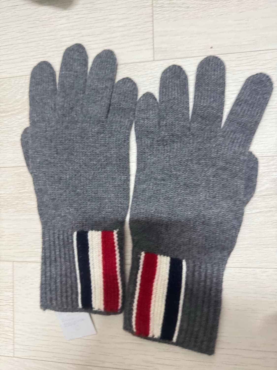 톰브라운 장갑 상품이미지1