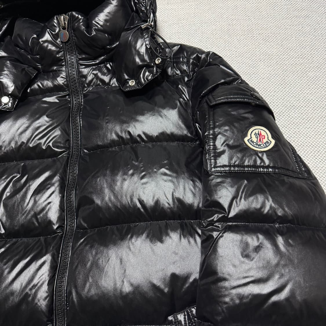 몽클레어 마야 유광 패딩 상품이미지2
